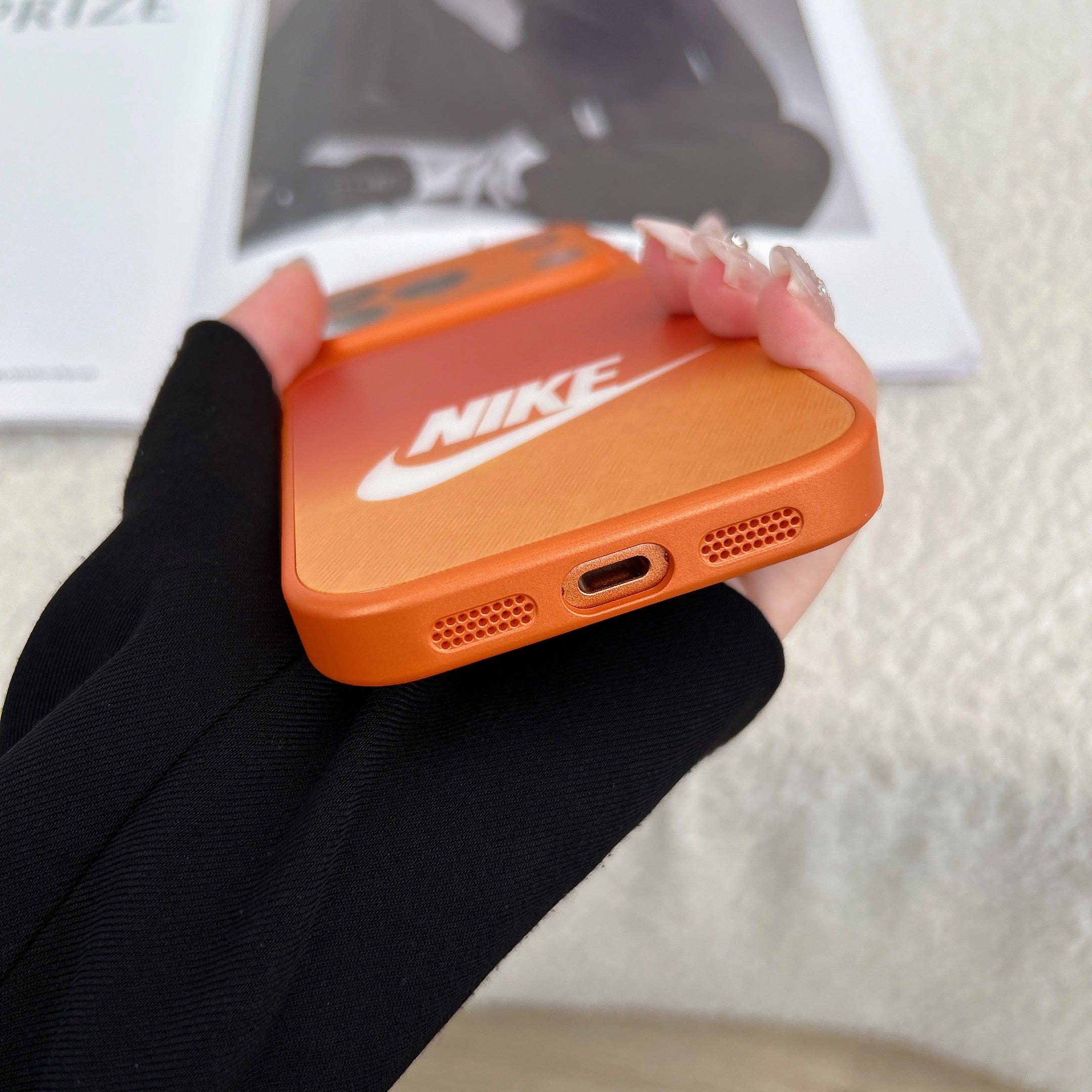 Stylish magnetic phone case