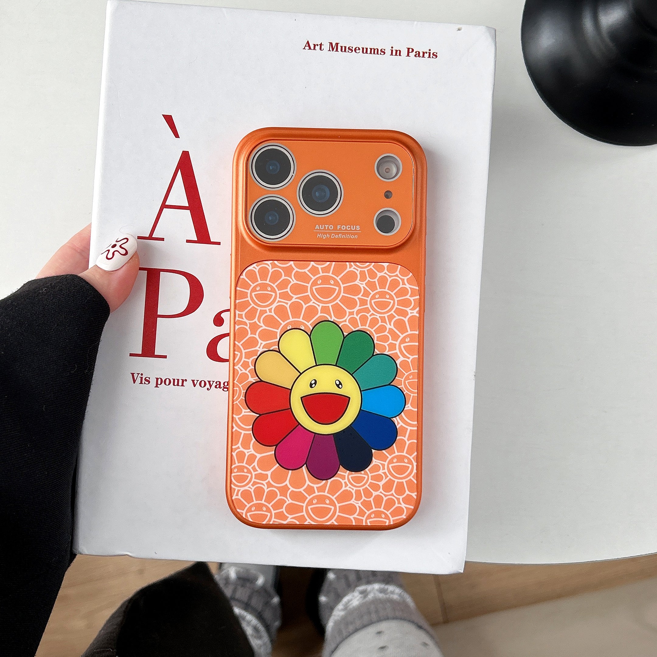 Stylish magnetic phone case