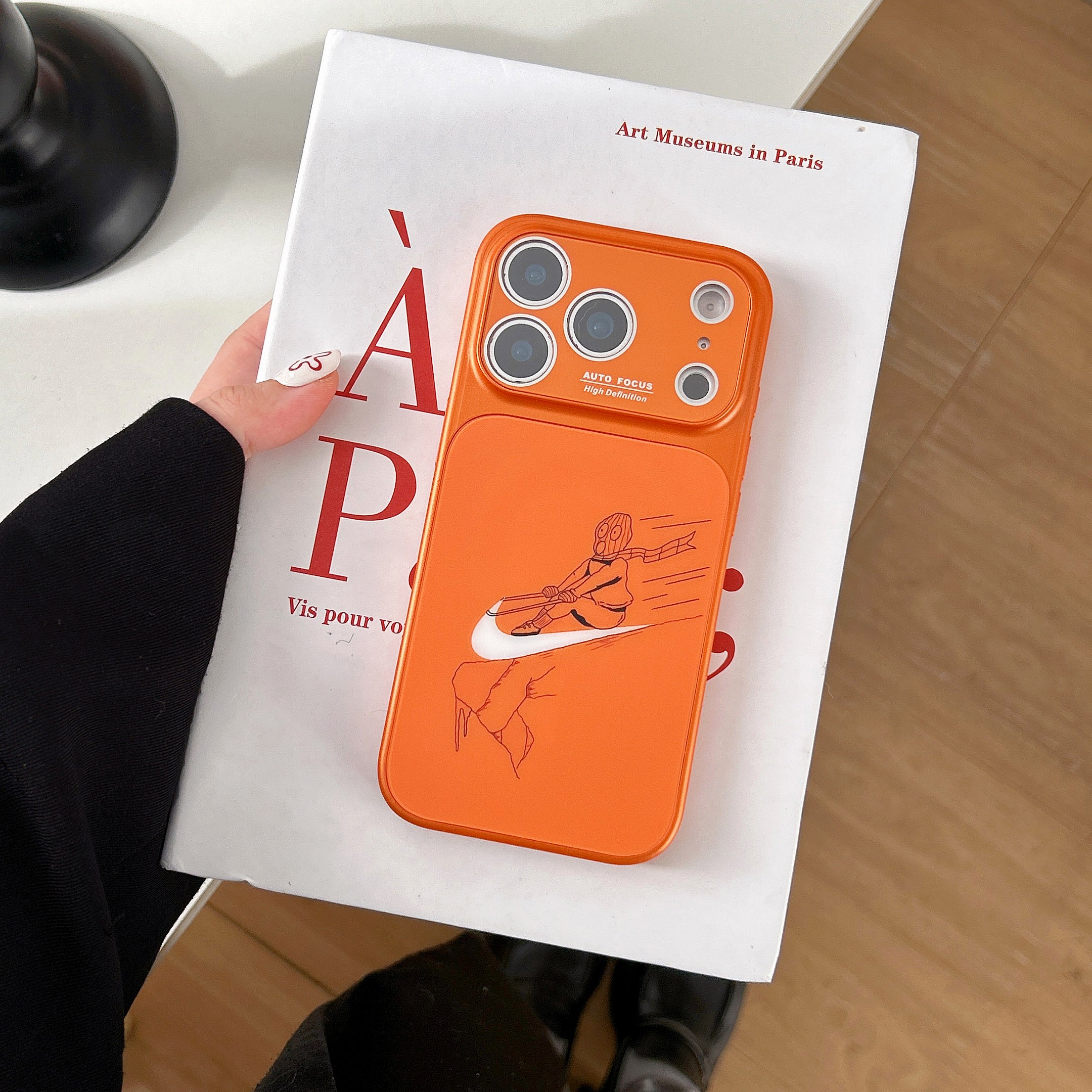 Stylish magnetic phone case