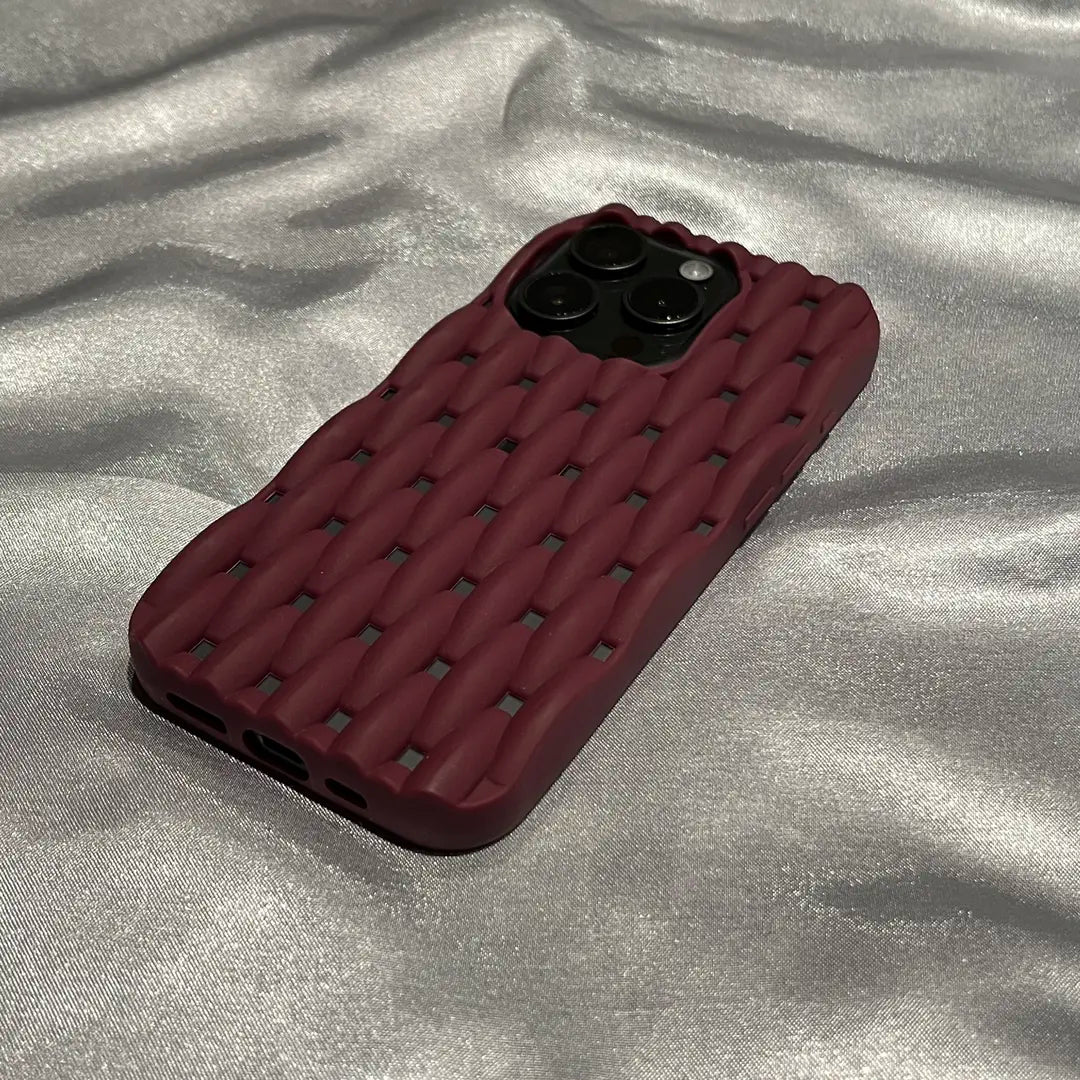 Cooling iPhone Case with Breathable Hollow Design – Heat Dissipation, Lightweight & Shockproof